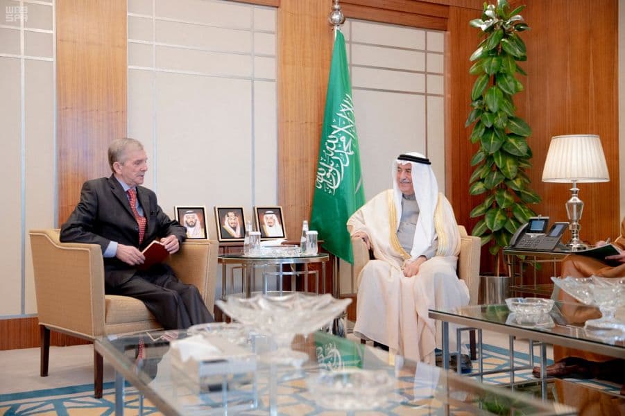 وزير الخارجية يبحث مع السفير الجزائري عدد من الموضوعات