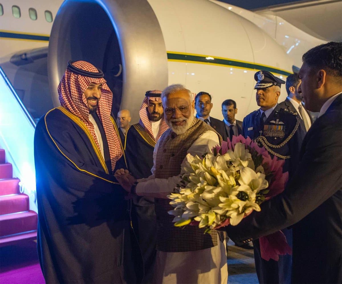 ولي العهد يصل الهند في ثاني محطات جولته الآسيوية
