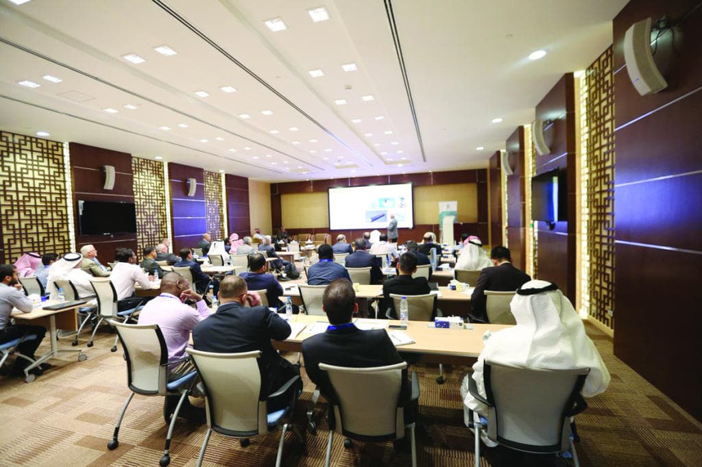 «الربط الخليجي» يبحث مع شركات الكهرباء توطين صناعة العوازل 