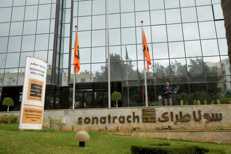 سوناطراك الجزائرية تمدد عقد الخام مقابل الوقود مع فيتول لابريل