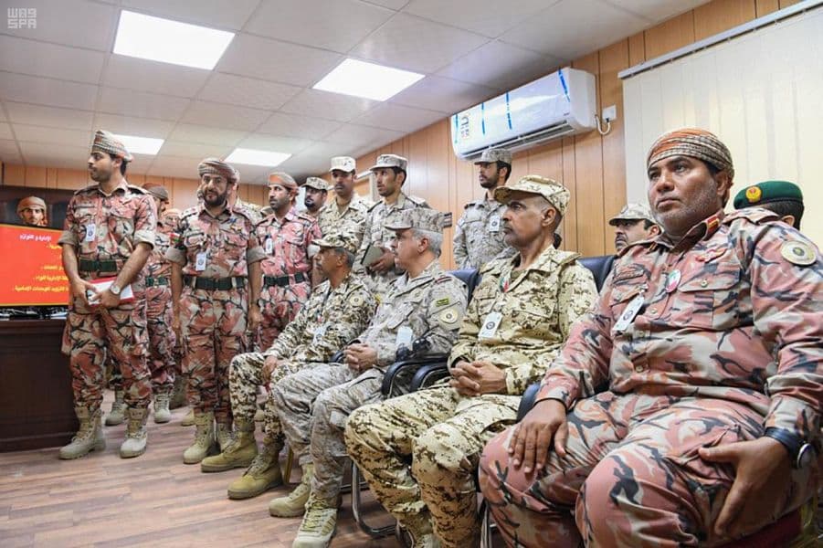 اختتام المرحلة الثانية من المناورات العسكرية بتمرين درع الجزيرة المشترك 10