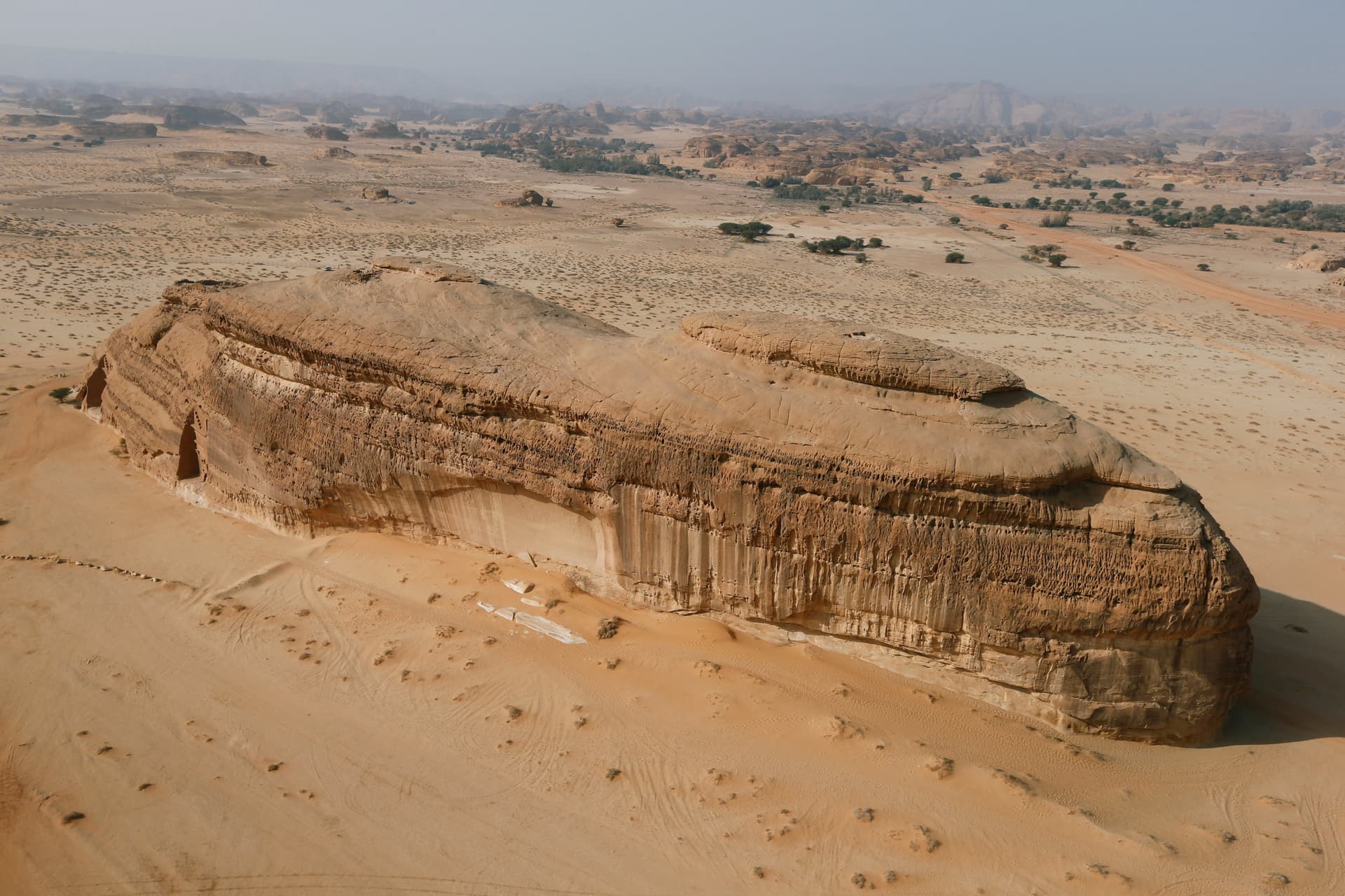 العلا.. تلاقي عراقة التاريخ بجمال الطبيعة