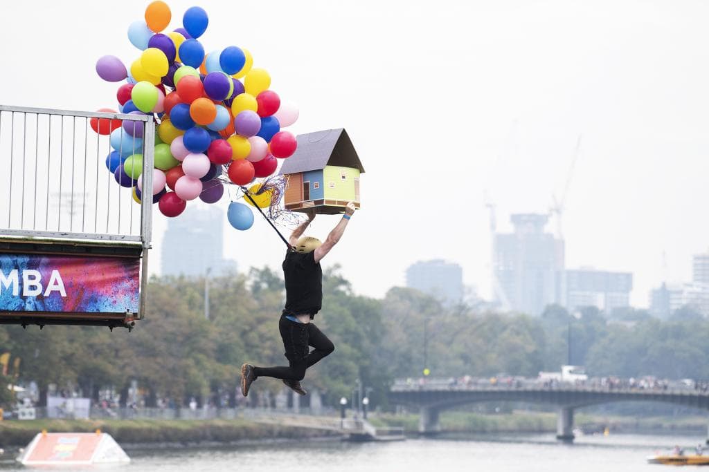 الرجل الطائر