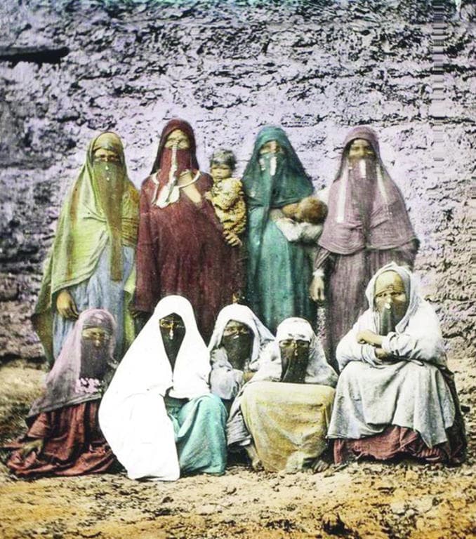 النقاب ليس عادة سعودية .. عرفه العالم الإسلامي منذ القدم «2 من 2»