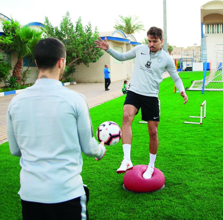 عطيف والفرج .. يركضان