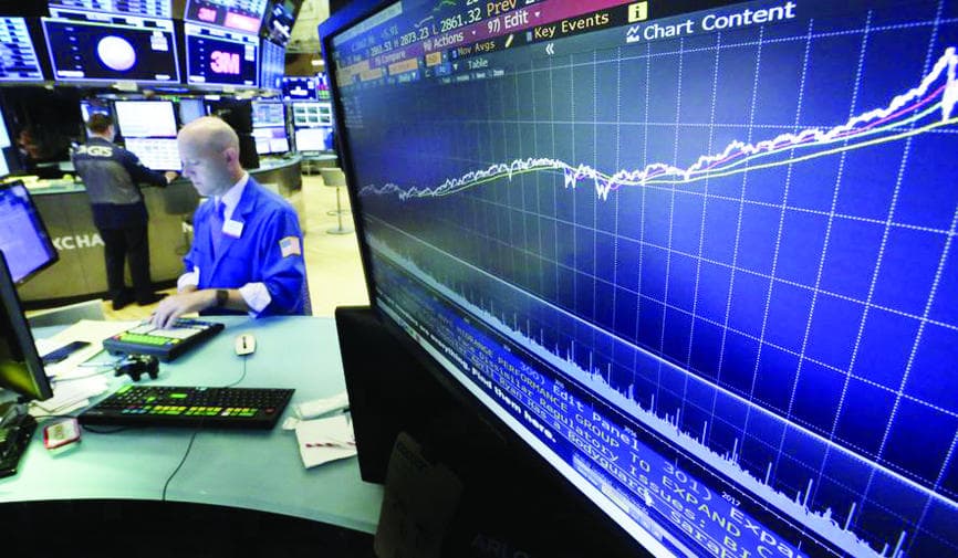  منحنى العائد يخالف «العراف» بترجيح عودة الركود 