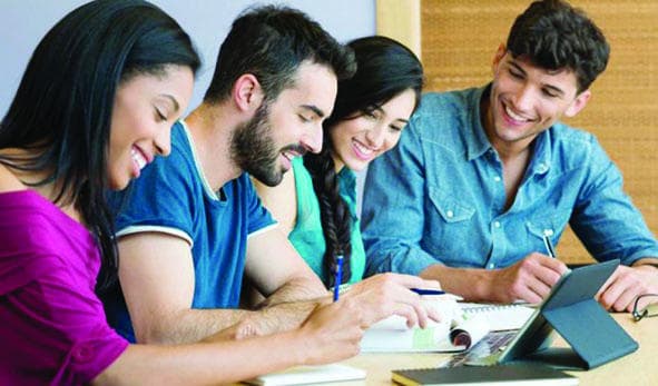 سباق تسلح لأجل دراسة ماجستير الأعمال .. بالمجان