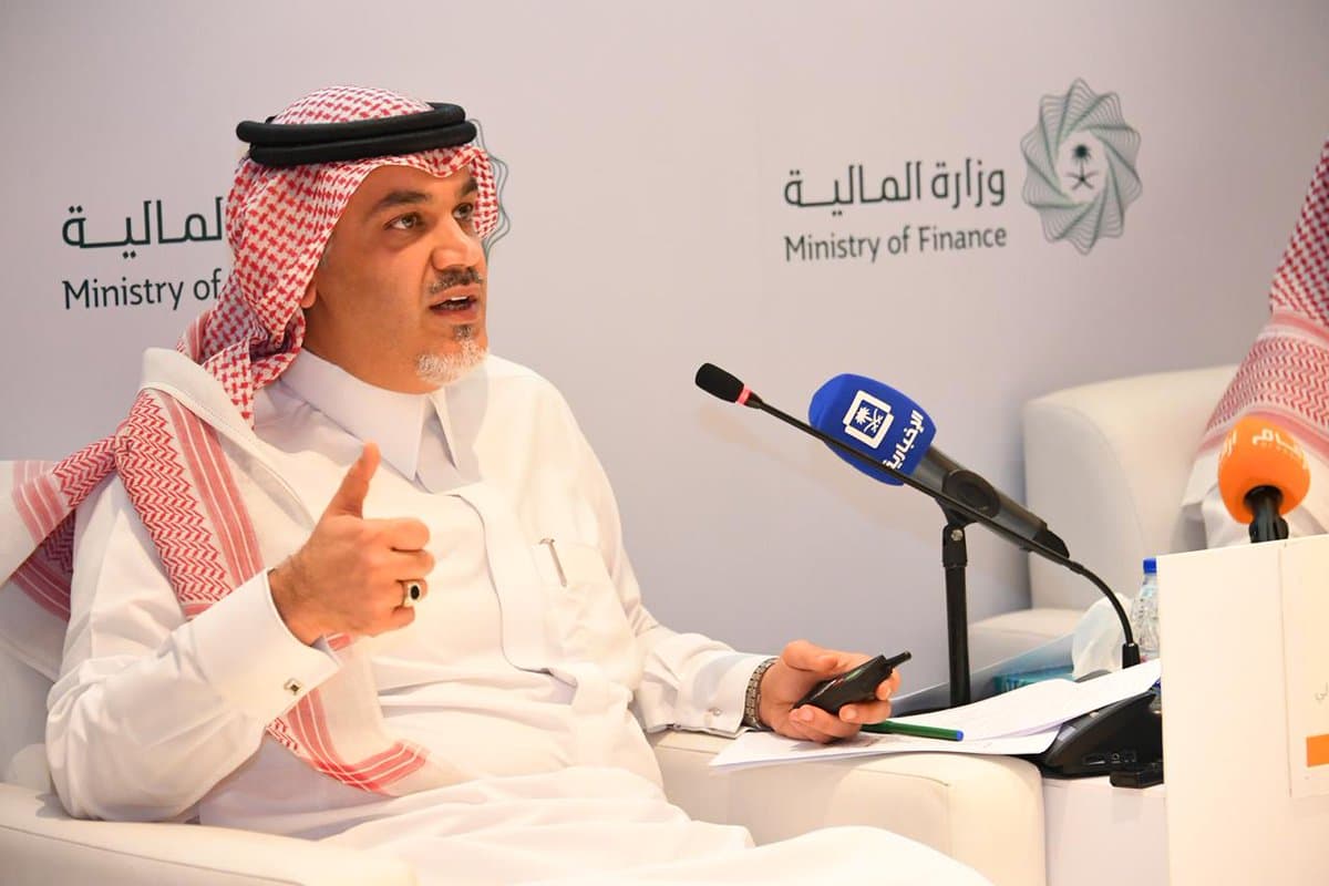 فهد السيف رئيس مكتب إدارة الدين العام 