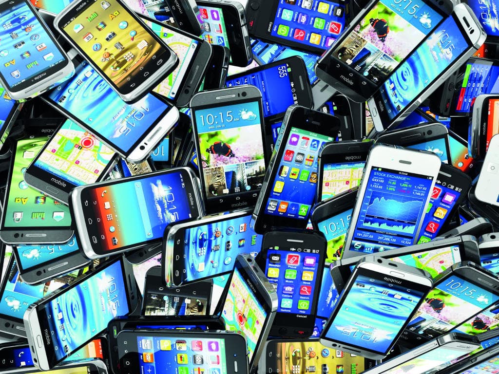 انخفاض شحنات أجهزة الكمبيوتر عالميا .. والهواتف الصينية في أدنى مستوياتها