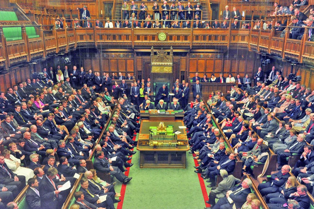 من يحكم بريطانيا؟ برلمان مهيمن على الحكومة