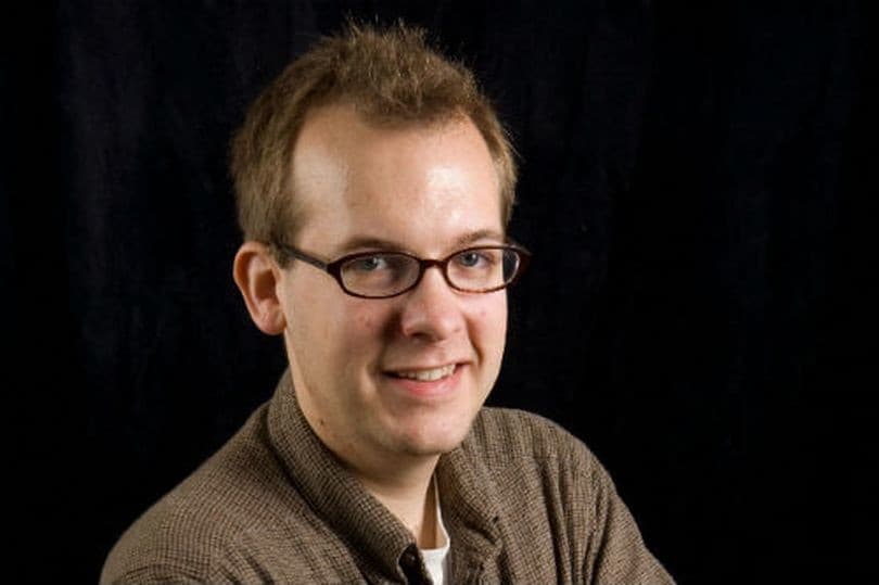 عالم بريطاني يحل معادلة رياضية حيرت العلماء 64 عاما