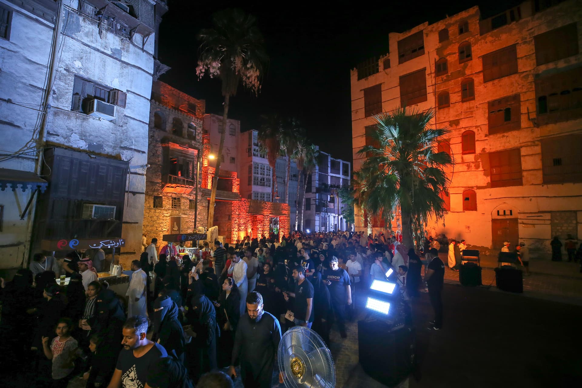 قصة مصورة | افتتتاح مهرجان جده التاريخية