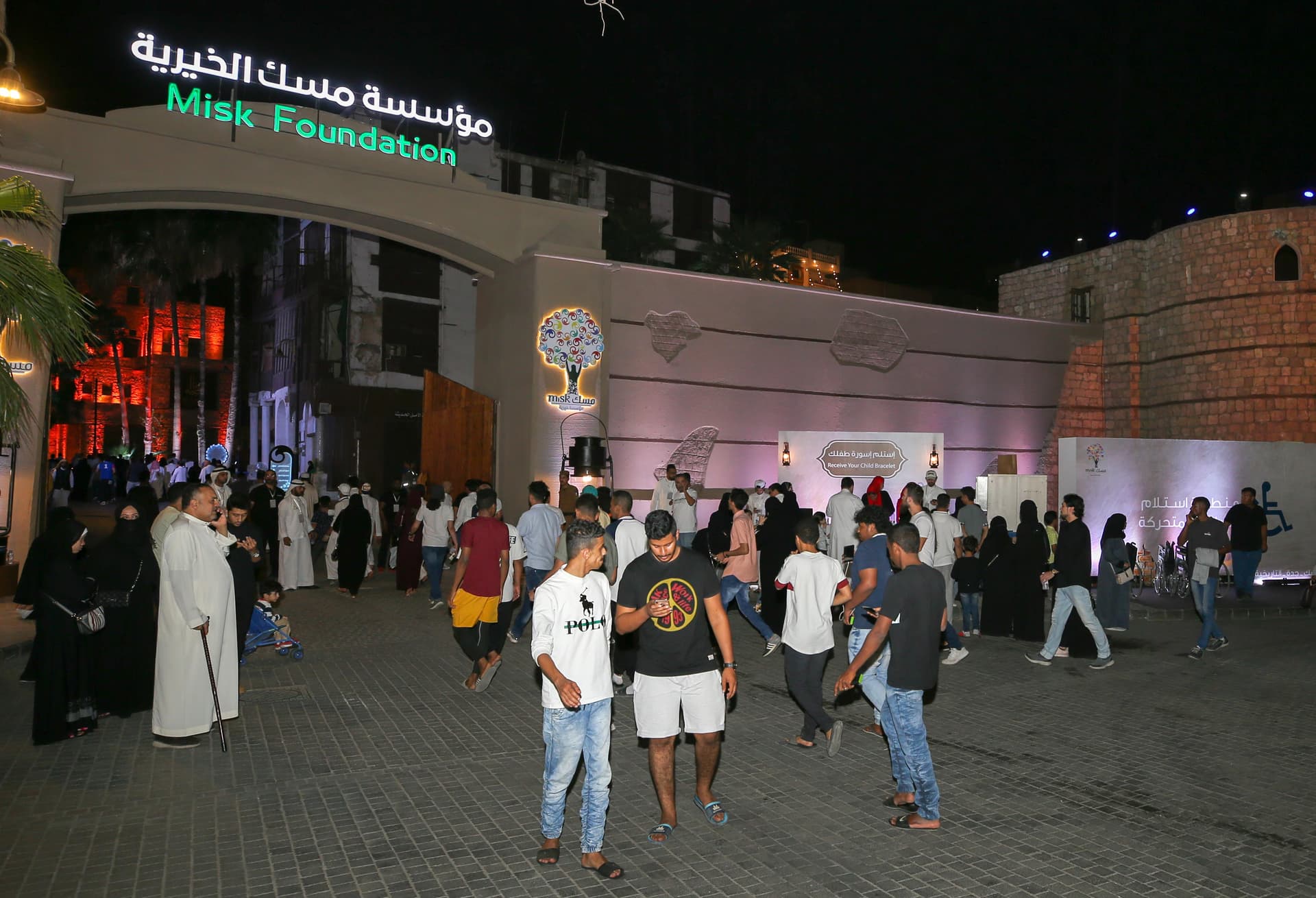 قصة مصورة | افتتتاح مهرجان جده التاريخية