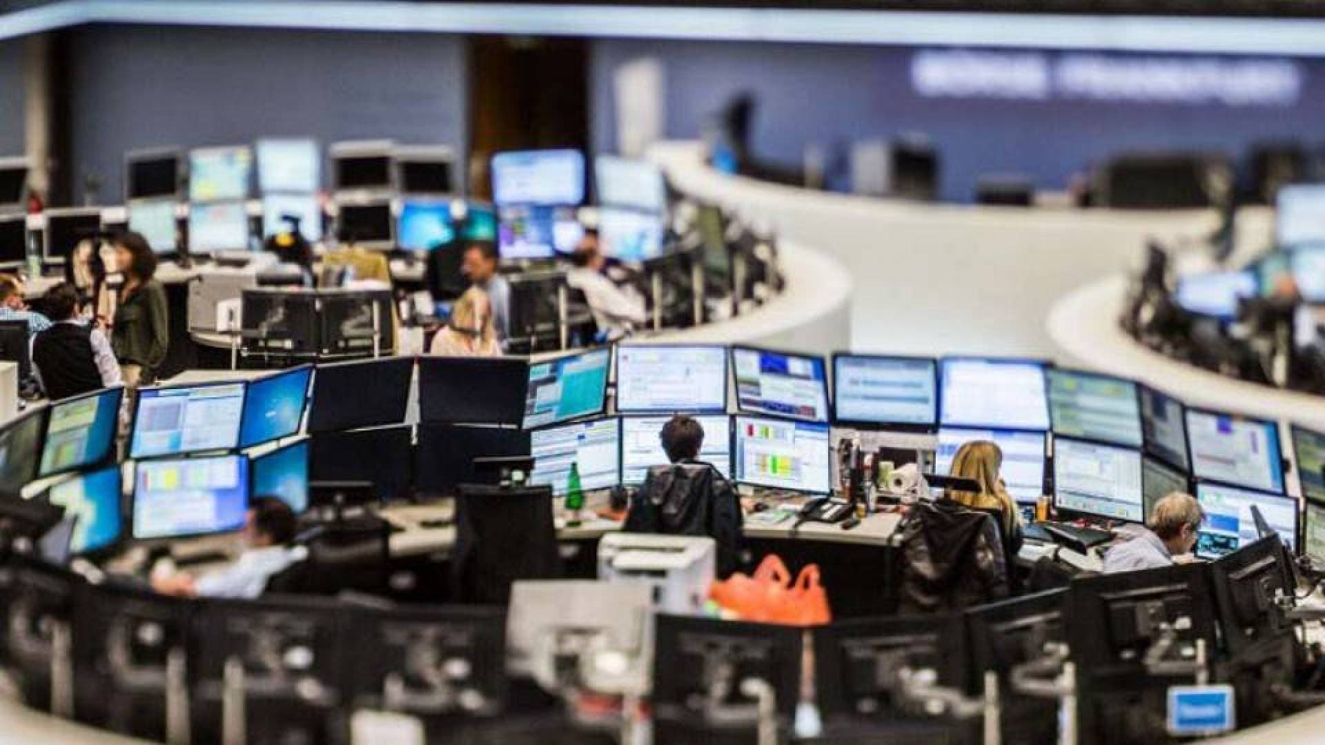 أسهم أوروبا تنخفض مع تأجج المخاوف بفعل عقوبات أمريكا على شركات صينية