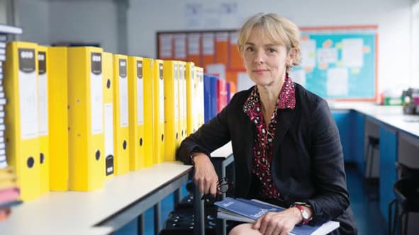 من مفكرة لوسي المتقمصة لشخصية من قلة الأثرياء الحاكمة