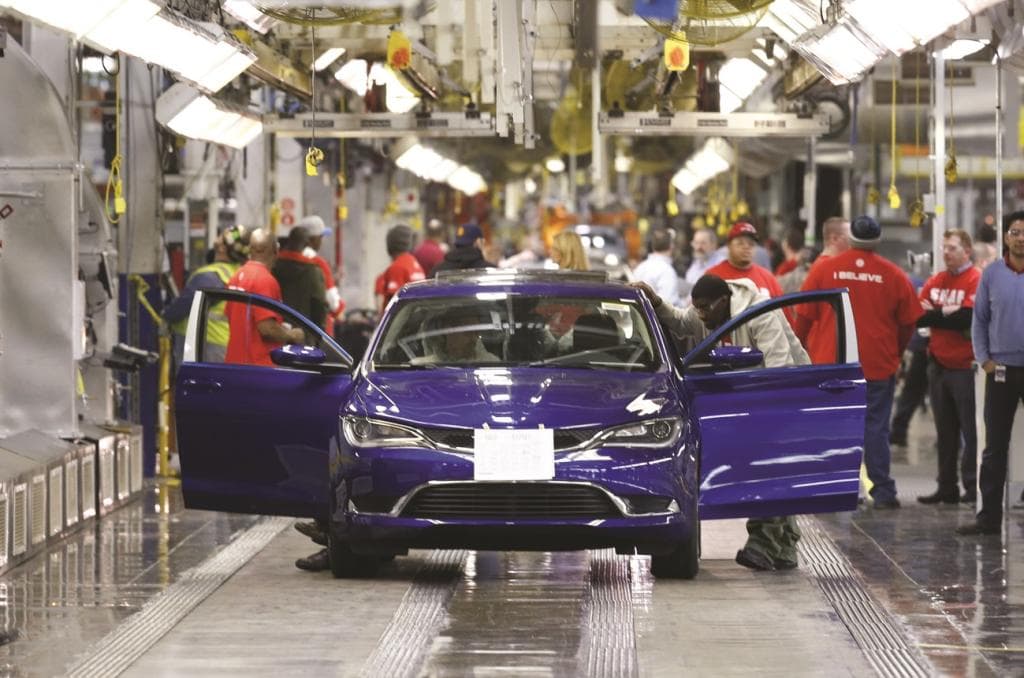 صناعة السيارات البريطانية أمام مفترق طرق في أكتوبر .. تواجه تداعيات "بريكست"