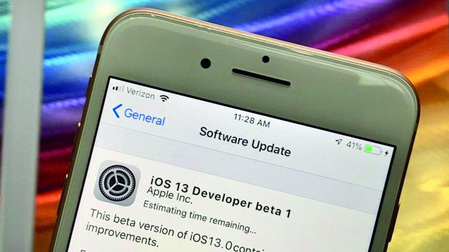 ميزة جديدة في «آيفون» تطيل عمر البطارية