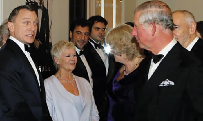  زيارة ملكية للأمير تشارلز لموقع تصوير فلام جيمس بوند