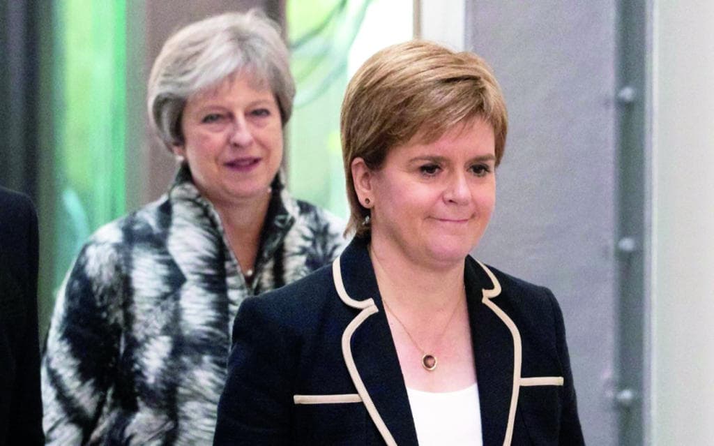 رسالة إلى النساء .. لا تنظري إلى الأسفل