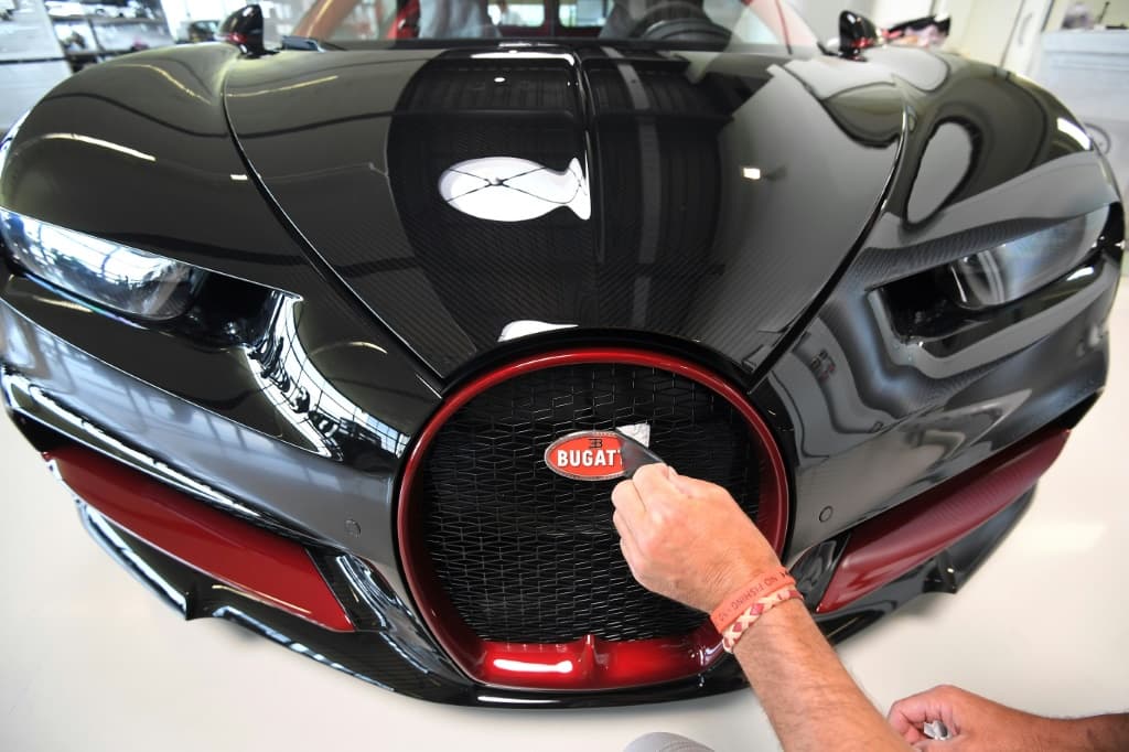 سيارات "بوغاتي" الأغلى عالميا والأفخم .. تصنع يدويا