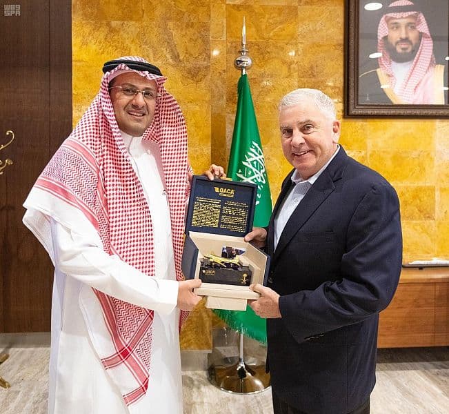 رئيس الطيران المدني يبحث مع السفير الأمريكي تطوير الشراكات في صناعة النقل الجوي