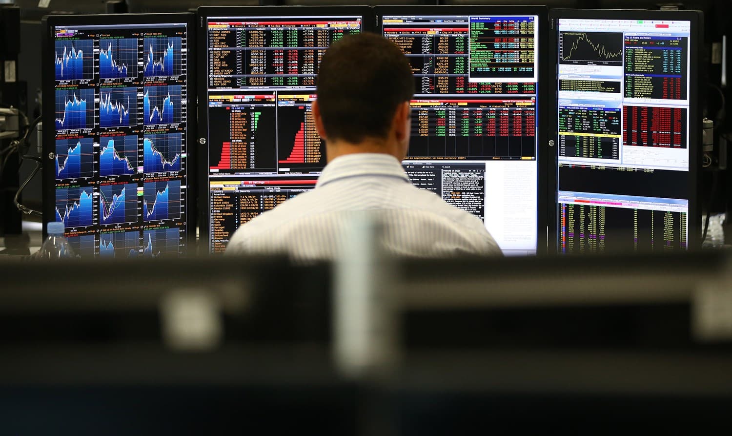 مؤشرات الأسهم الأوروبية تنهي اليوم على انخفاض