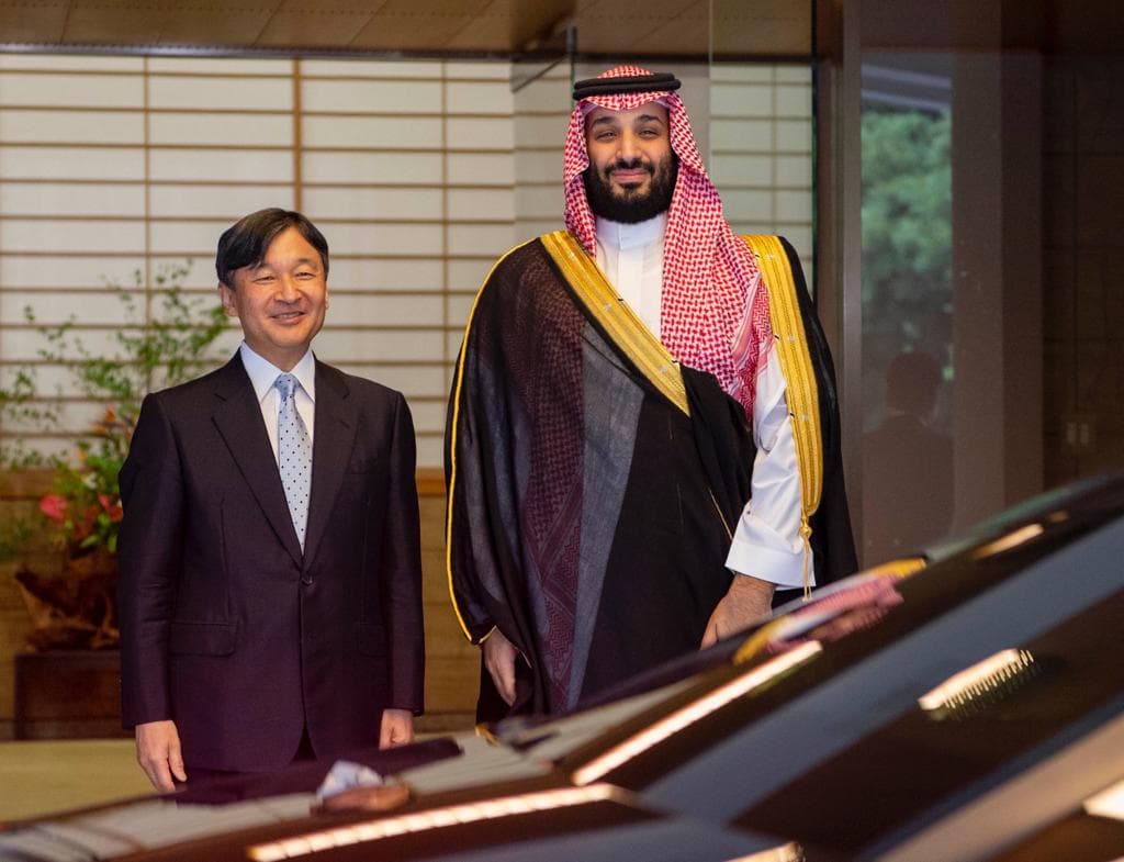 إمبراطور اليابان يستقبل ولي العهد