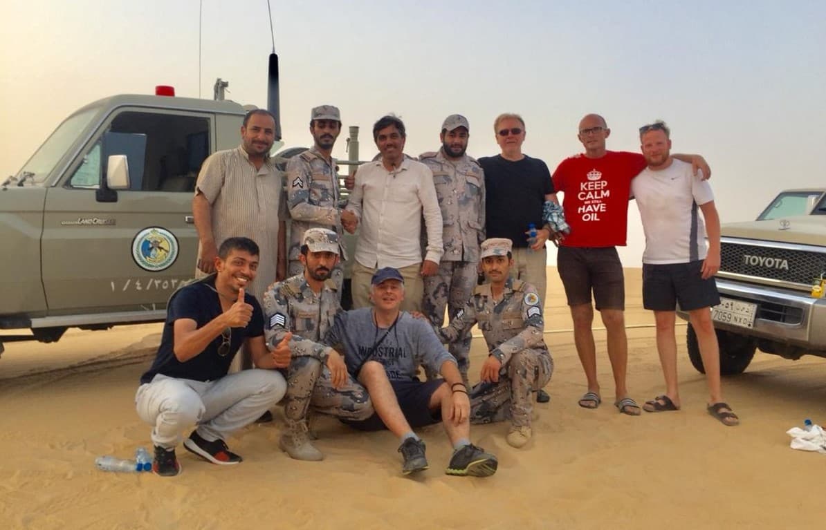 حرس الحدود ينقذ ثلاثة دنماركيين وسعوديين وكندي علقت مركباتهم في رمال الربع الخالي