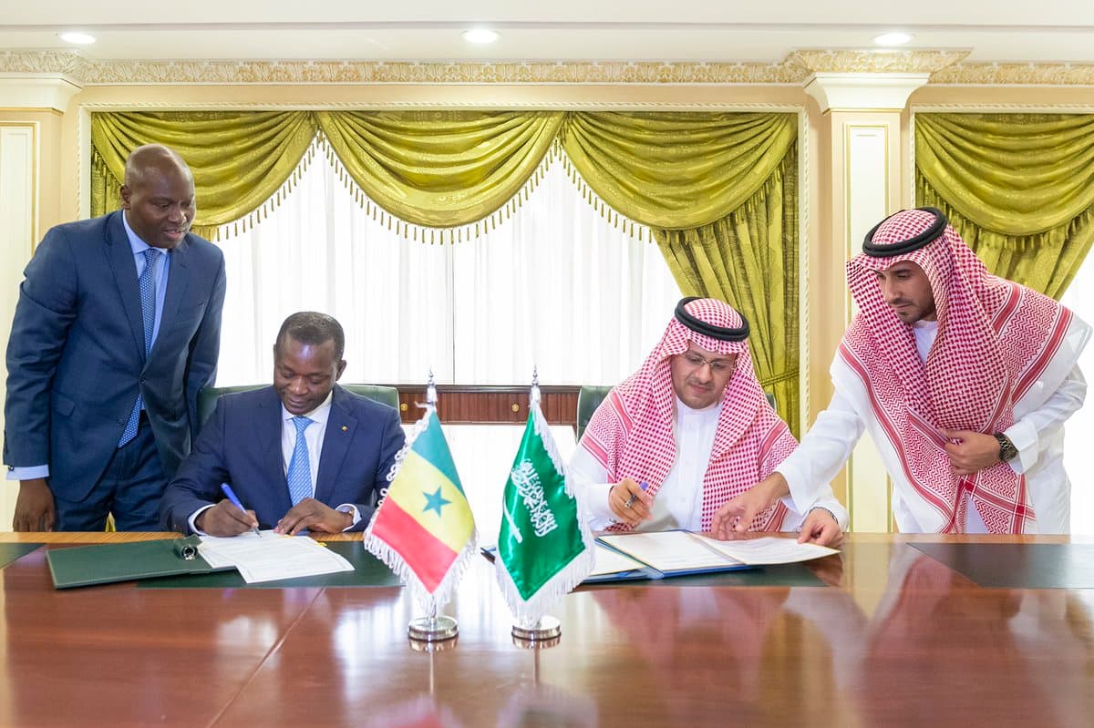السعودية توقع اتفاقية في مجال خدمات النقل الجوي مع السنغال