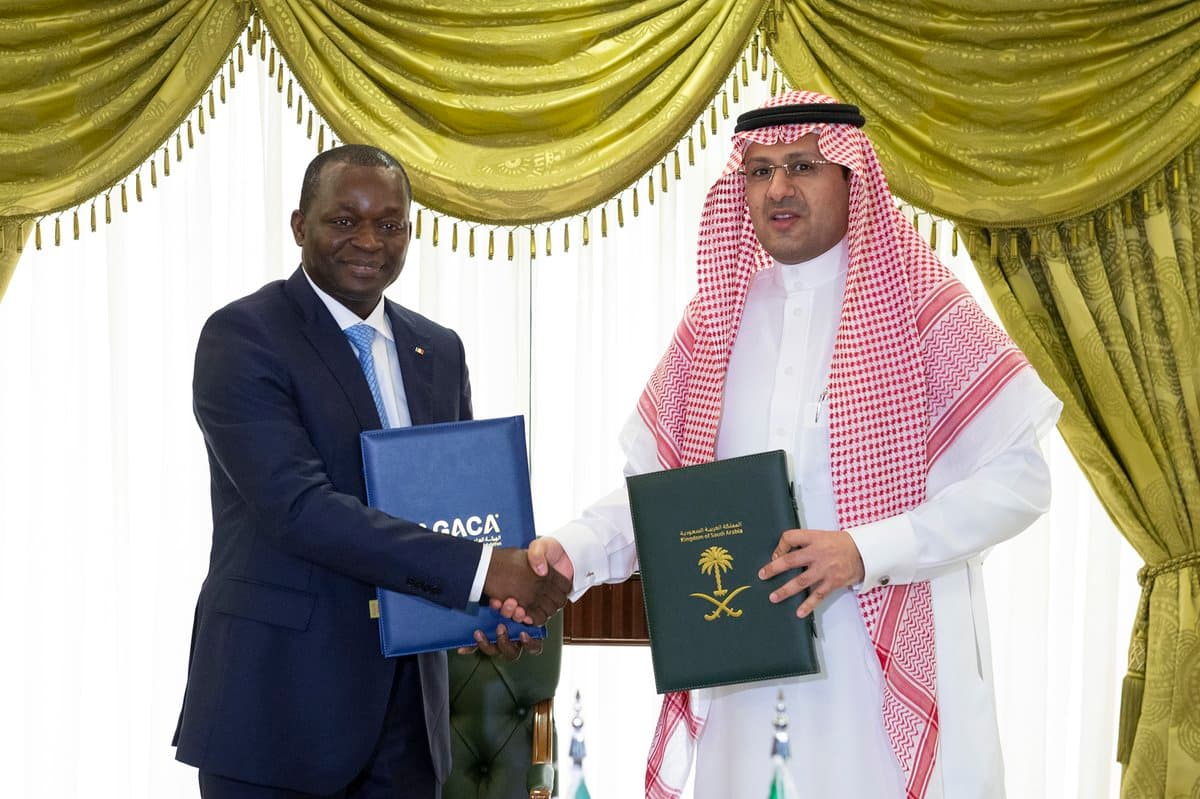 السعودية توقع اتفاقية في مجال خدمات النقل الجوي مع السنغال