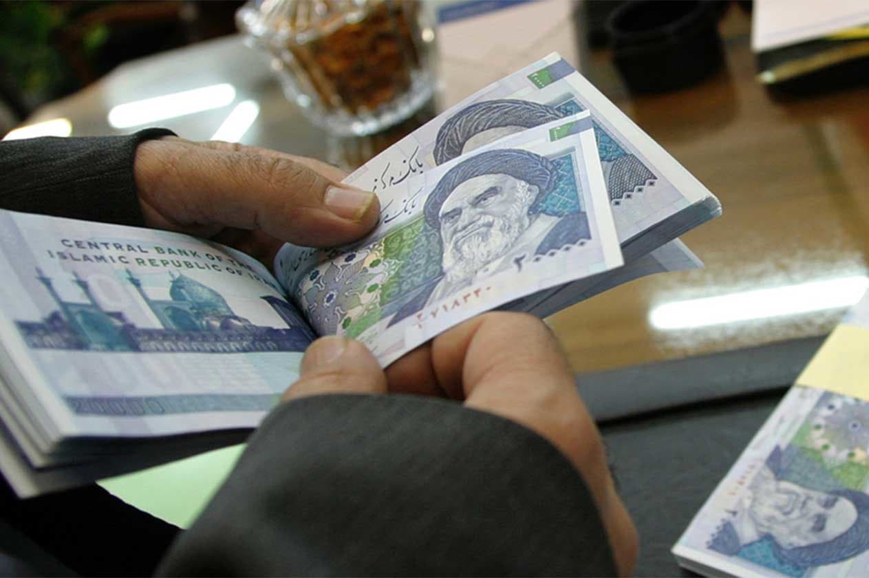 إيران تحذف 4 أصفار من عملتها الرسمية في ظل ارتفاع التضخم