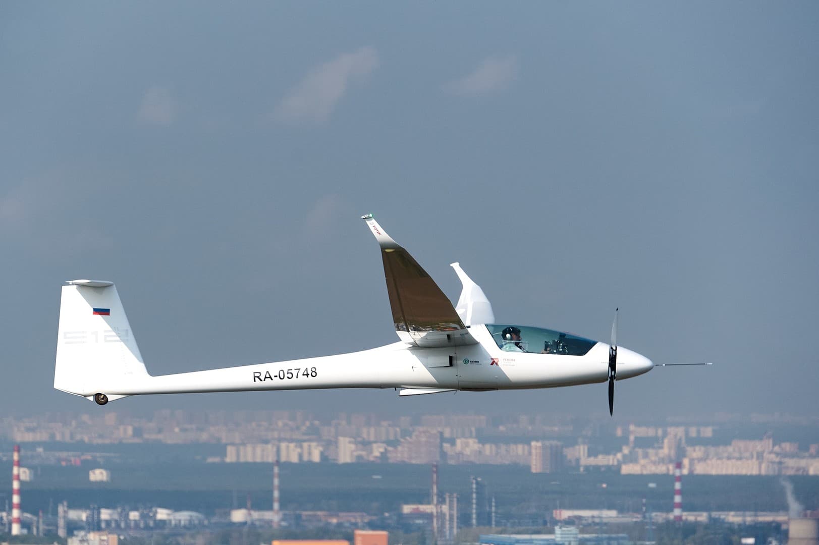 روسيا تختبر واحدة من أكثر الطائرات تطورا في العالم