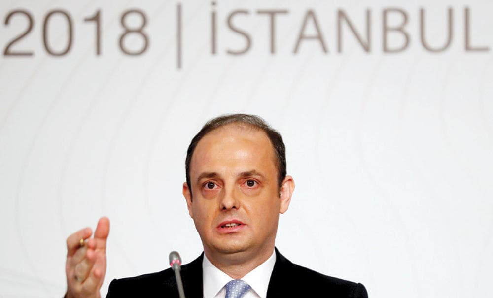 اتهامات لأردوغان بالتدخل في استقلالية «المركزي التركي» بعد الإطاحة بمحافظه