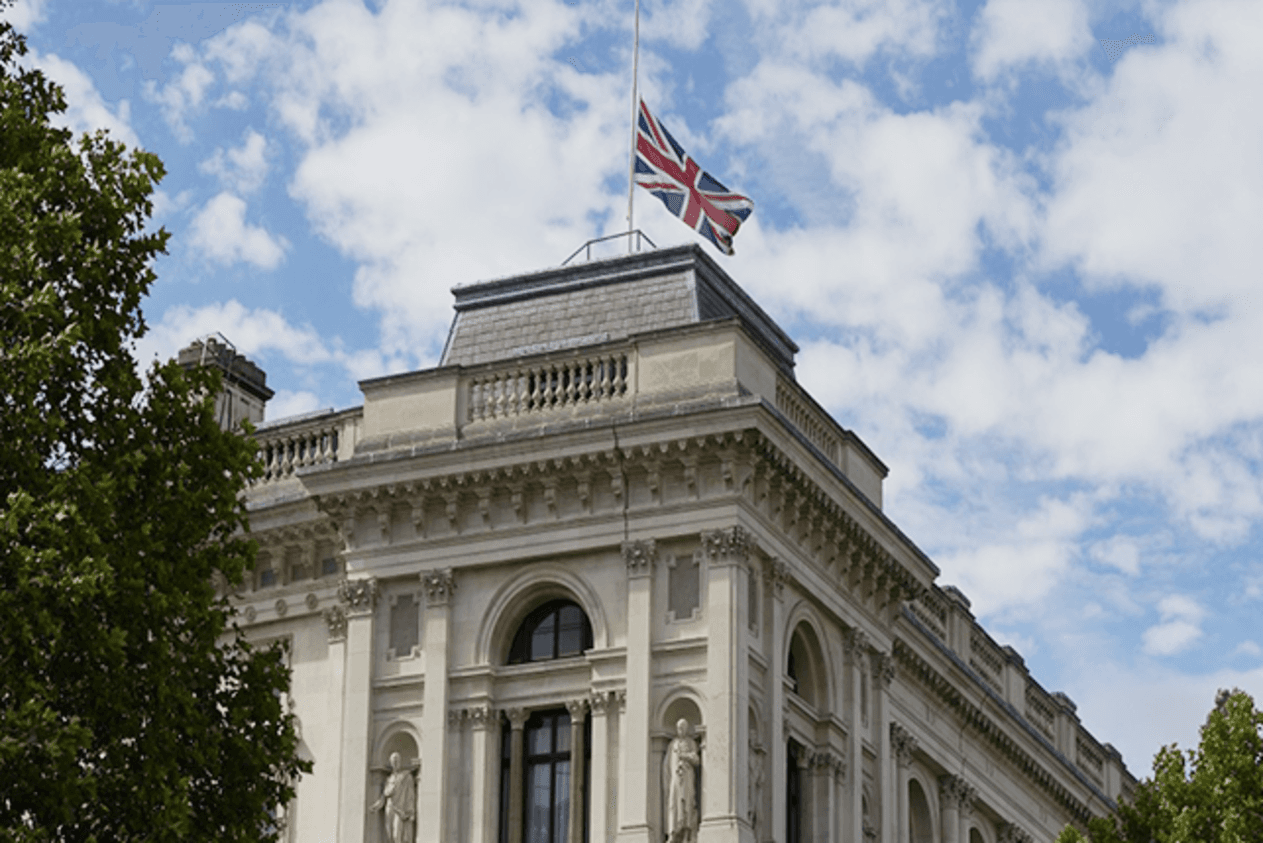 بريطانيا تدعو إيران للعدول عن أنشطتها النووية