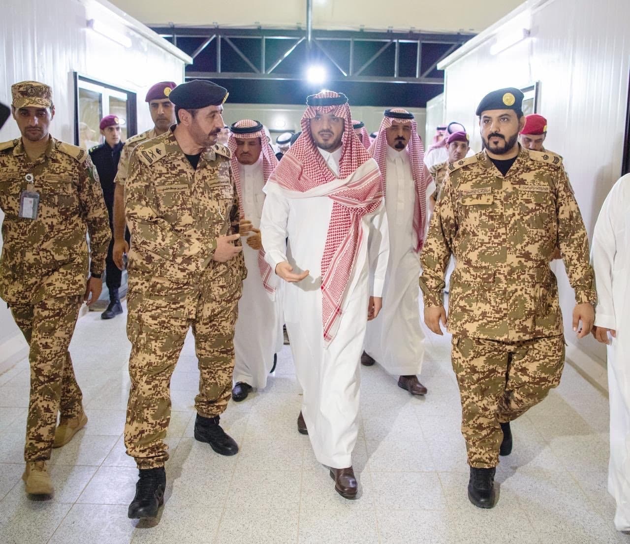 وزير الداخلية يثمن عمل رجال الأمن المشاركين في مهمة الحج