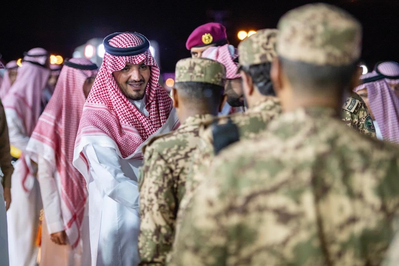 وزير الداخلية يثمن عمل رجال الأمن المشاركين في مهمة الحج