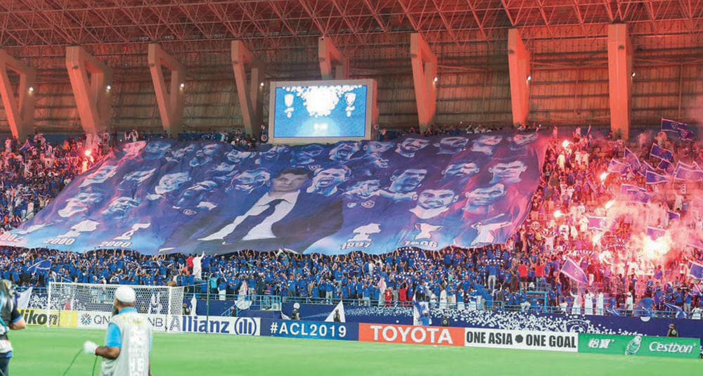 خلف المرمى .. القوة «زرقاء»