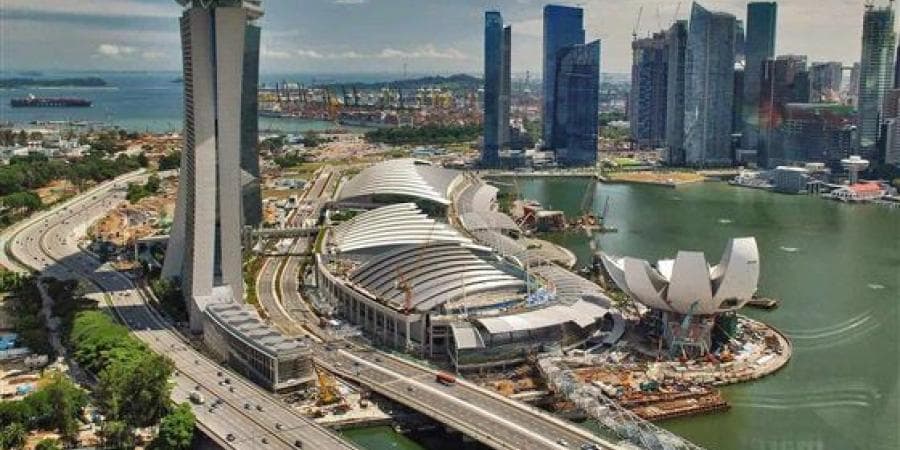 72 مليار دولار تنقذ سنغافورة من الغرق