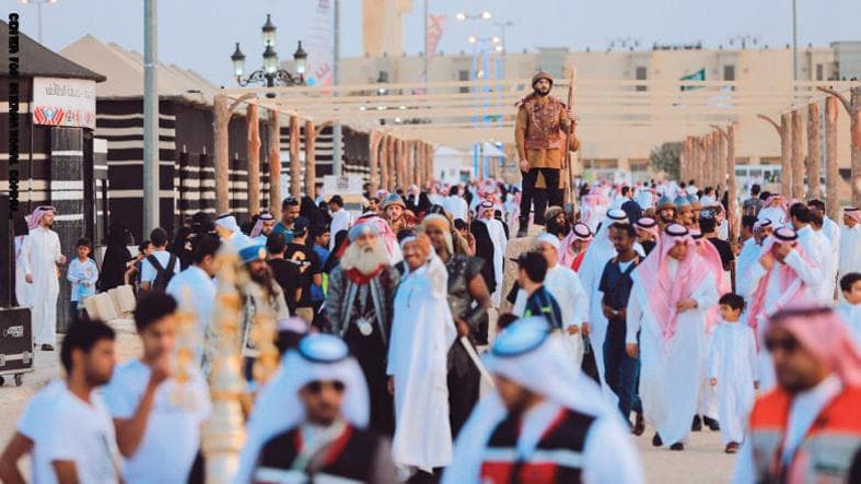 «سوق عكاظ» تلم شمل العرب على أرضها بعد غياب 1500 عام