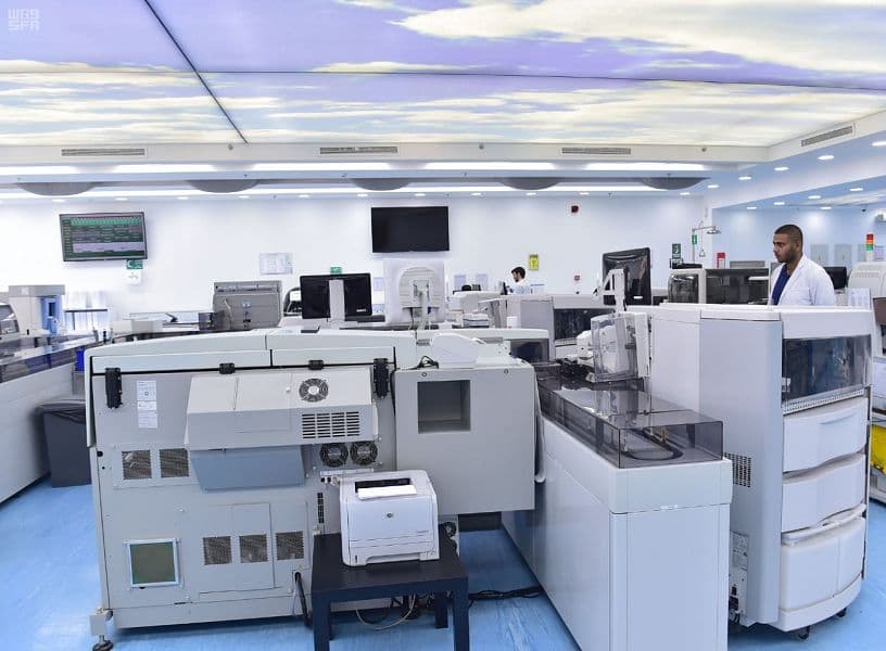 المختبر الإقليمي في الرياض .. إجراء 1350 نوعا مختلفا من الاختبارات وفحص 13 مليون عينة سنويا