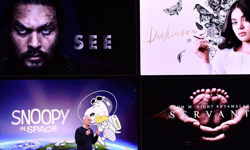 أبل تكشف عن آيفون بثلاث كاميرات وسعر أقل من ديزني لخدمة التلفزيون