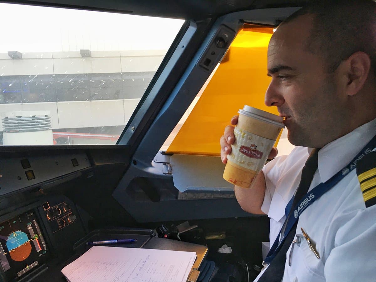 قهوة تجبر رحلة جوية على العودة من منتصف الطريق