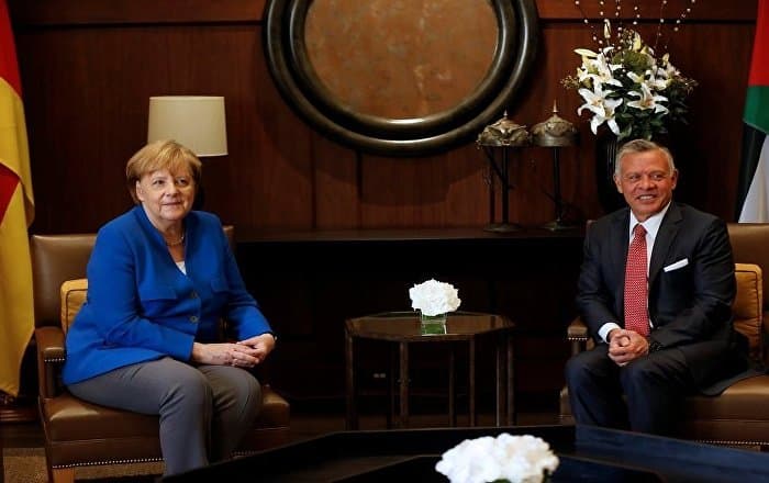 ملك الأردن: أمن السعودية واستقرارها أولوية كبيرة لنا.. وميركل تشجب الهجوم على " أرامكو"