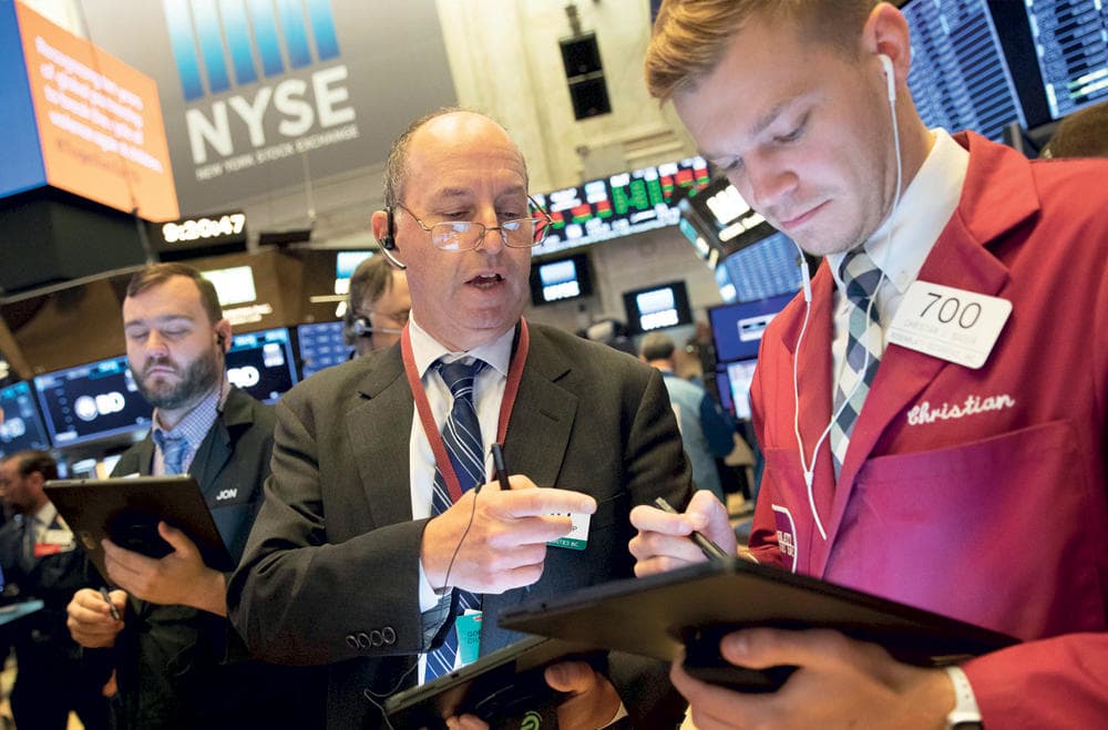 إقبال متزايد على الأسهم الدفاعية الأوروبية وشركات التجزئة تنعش السوق