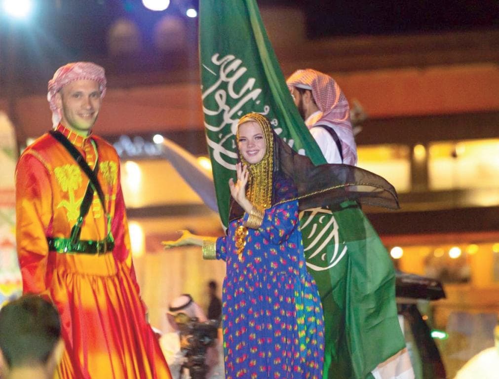 بالفنون وعروض الأزياء التراثية .. «الترفيه» تطلق فعاليات اليوم الوطني