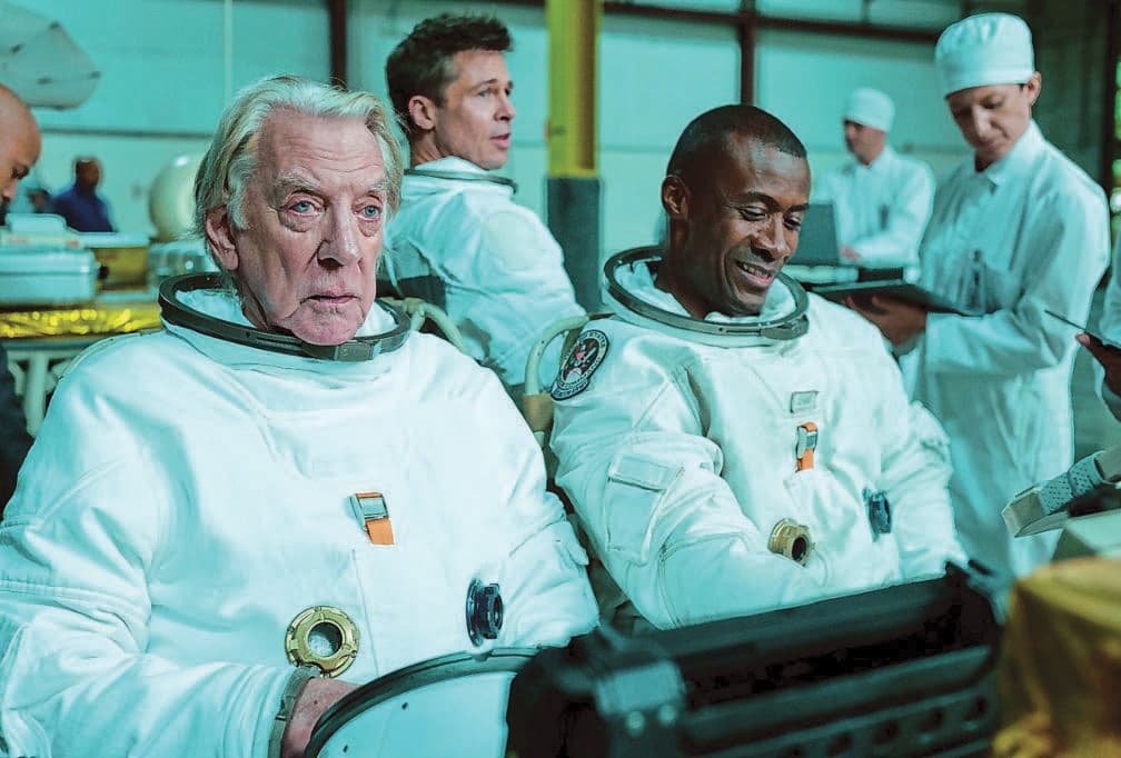 «أد أسترا» .. براد بيت ينقذ كوكب الأرض