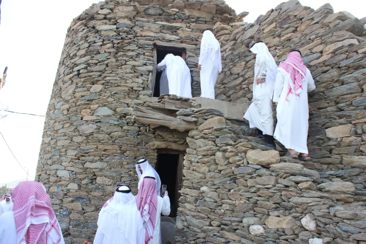 جوانب مضيئة من حياة بخروش بن علاس في ندوة تاريخية