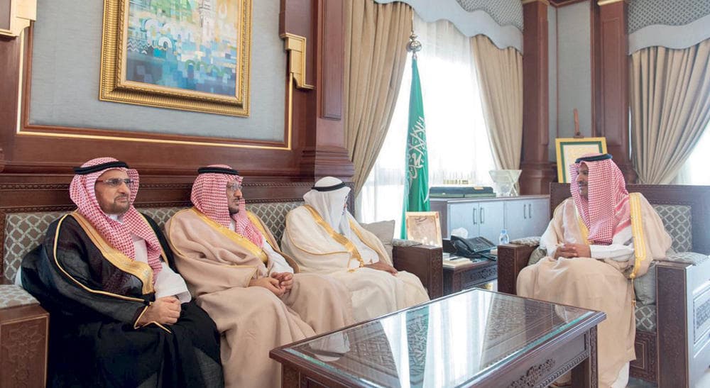 أمير المدينة المنورة يؤكد دور الأوقاف البارز في تعزيز التعليم في المنطقة