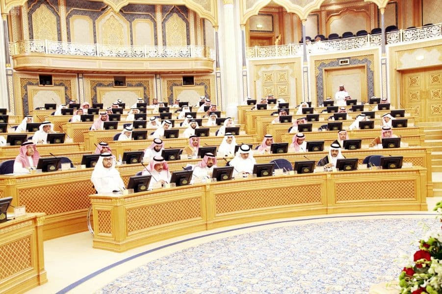 "الشورى" يدعو لإبقاء رسوم المرافقين والشركات في 2020 بنفس مستوياتها في 2019