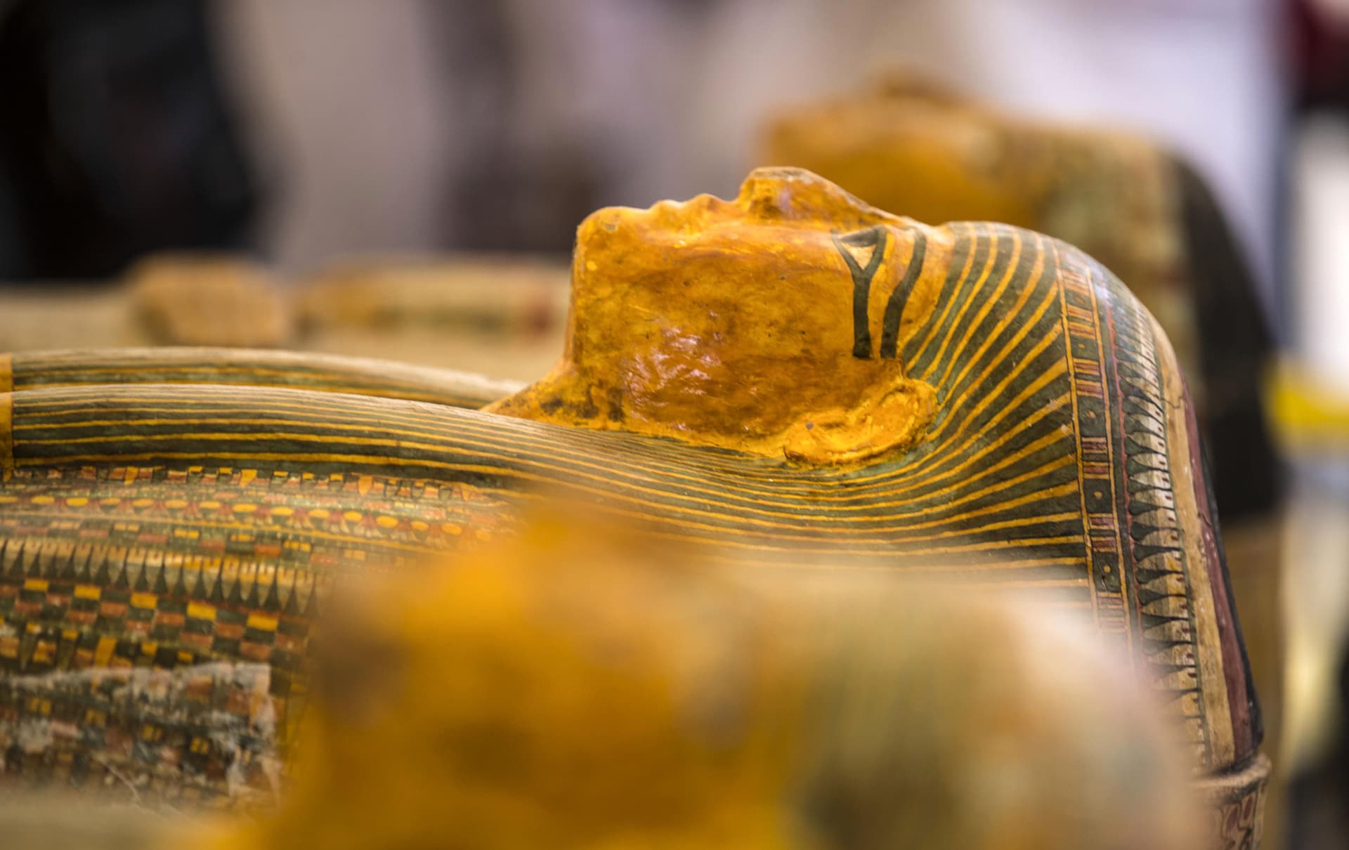 الكشف عن أكبر خبيئة آدمية منذ أكثر من قرن في الأقصر.. تضم 30 تابوتا